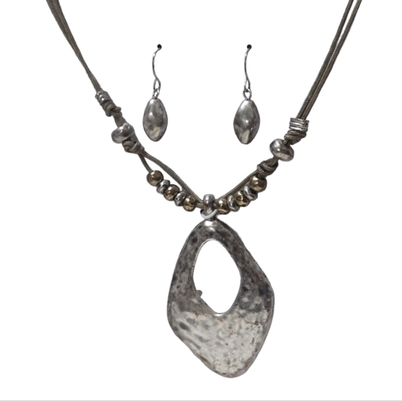 The Sak Jewelry - The Sak Hammered Silver Tone Beaded z Pendant Necklace and Earrings New!‎